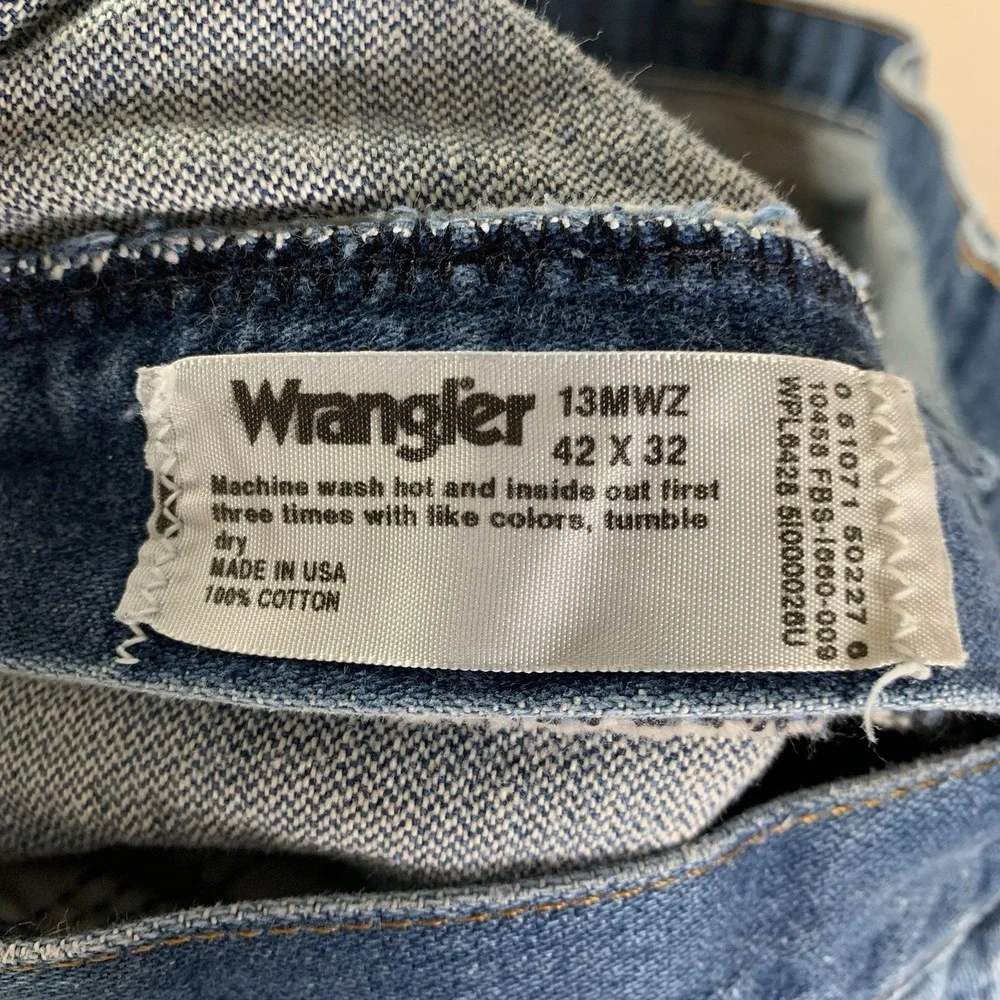 Vintage Wrangler 13MWZ Jeans Mens 42x32(40x28) Medium Wash Straight Made USA 90s